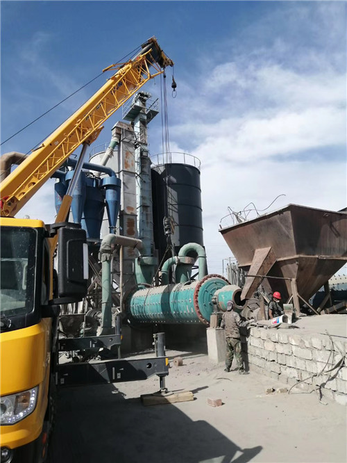 登封市设备搬运等各类工程项目中，吊车起着关键作用