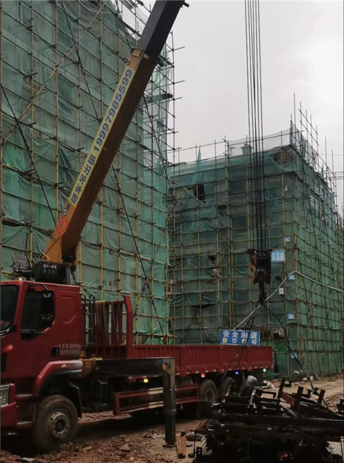 登封市“慢工细活”—— 吊车的 “微动控制” 技术